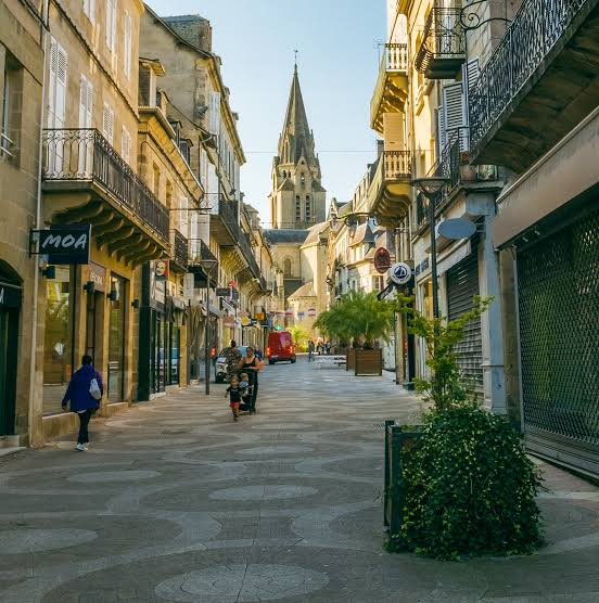 Brive-la-Gaillarde_-_Rue_Toulzac_-_2